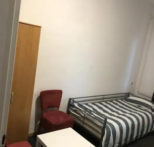 Leszno Ul.uslugowa Hostel *